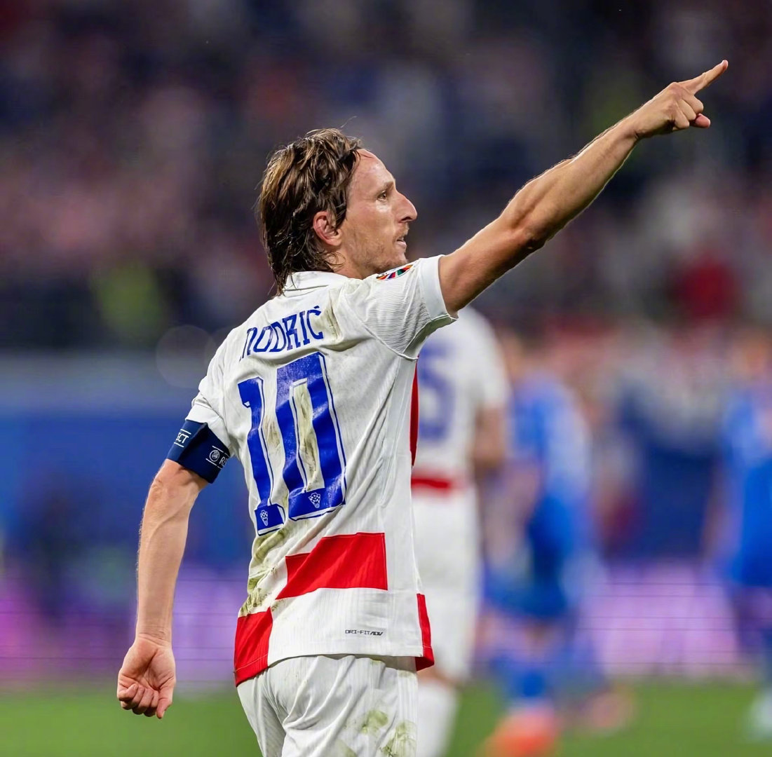 陈国豪坦言回归广东压力大，呼吁球迷包容