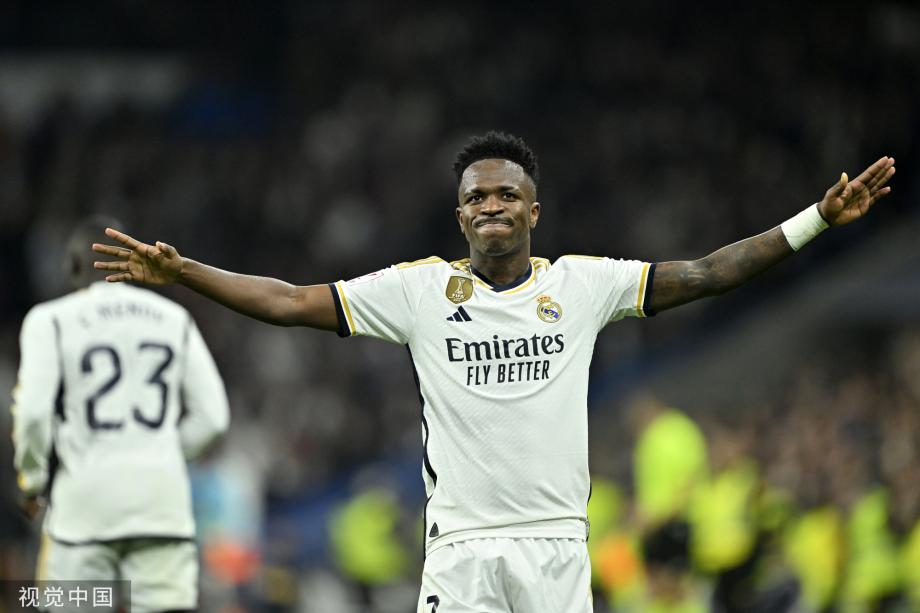 记者守候利物浦基地等待萨拉赫，斯洛特或派其出战国米