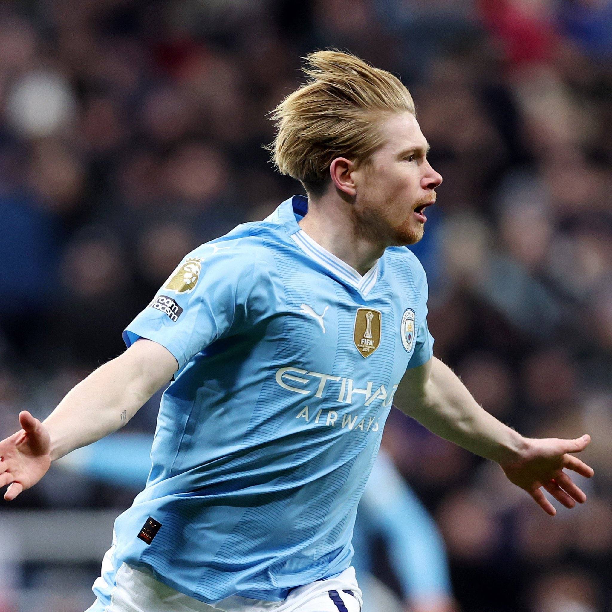 电讯报：曼联执意追求谢什科的做法显得有些奇怪